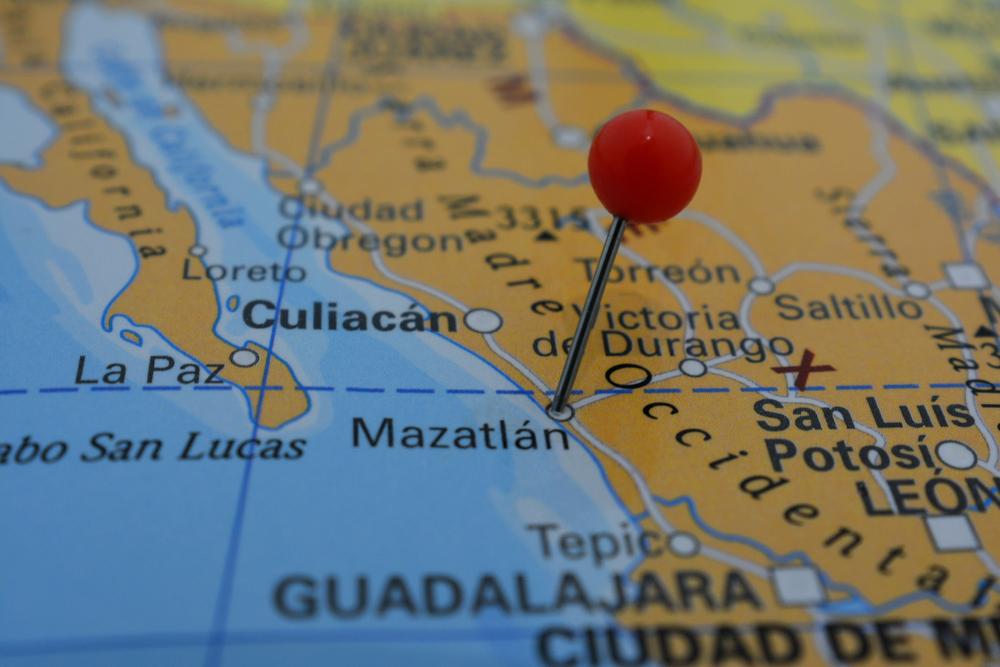 Map of Mexico with a red pin marking Mazatlán, a rising manufacturing location